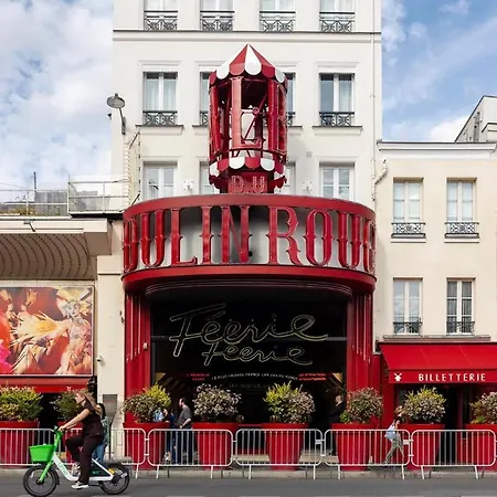 Village Des Abbesses * Paris
